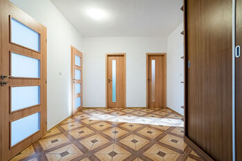 Pronájem bytu 4+kk v osobním vlastnictví 103 m², Zastávka