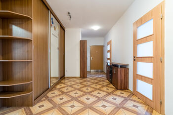 Pronájem bytu 4+kk v osobním vlastnictví 103 m², Zastávka