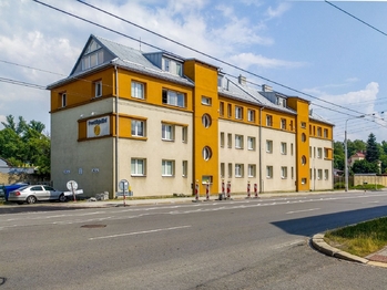 +420 739 604 767 I www.vaclavadamcik.cz I vaclav.adamcik@re-max.cz I prodej komerčního areálu Ostrava - Prodej kancelářských prostor 1026 m², Ostrava