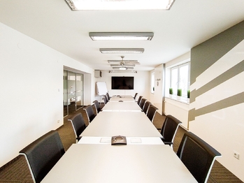 +420 739 604 767 I www.vaclavadamcik.cz I vaclav.adamcik@re-max.cz I prodej komerčního areálu Ostrava - Prodej kancelářských prostor 1026 m², Ostrava