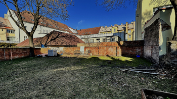 Zahrada za domem - Prodej bytu 2+1 v osobním vlastnictví 83 m², Kladno