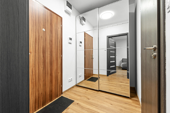 Prodej bytu 1+1 v osobním vlastnictví 30 m², Praha 4 - Chodov