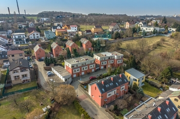 Řadový RD se zahradou - Prodej domu 160 m², Praha 9 - Hloubětín