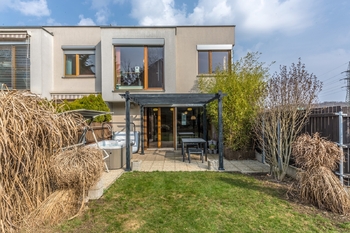 Řadový RD se zahradou - Prodej domu 160 m², Praha 9 - Hloubětín 