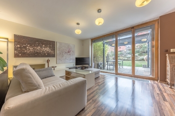 Obývací pokoj - Prodej domu 160 m², Praha 9 - Hloubětín