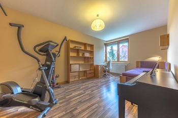 Pokoj pro hosty - Prodej domu 160 m², Praha 9 - Hloubětín