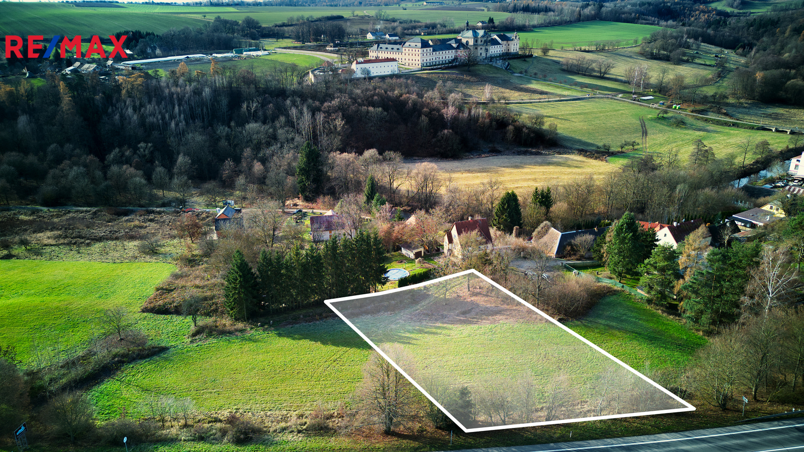 Prodej pozemku, 1500 m2, Kuks