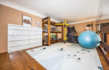 Hraní na podestě - Prodej domu 234 m², Krupka