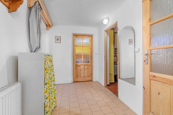 Předsíň - Prodej domu 90 m², Manětín