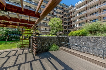 vnitroblok domu - Pronájem bytu 2+kk v osobním vlastnictví 85 m², Praha 8 - Libeň