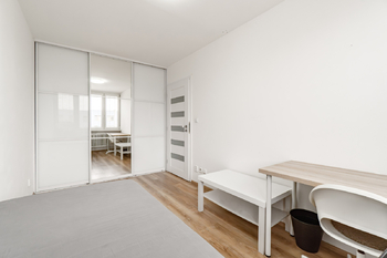 Pokoj / Ložnice 2 - Pronájem bytu 3+kk v osobním vlastnictví 55 m², Praha 8 - Karlín