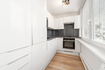 Kuchyně - Pronájem bytu 3+kk v osobním vlastnictví 55 m², Praha 8 - Karlín