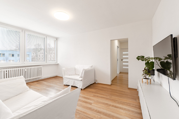 Obývací pokoj - Pronájem bytu 3+kk v osobním vlastnictví 55 m², Praha 8 - Karlín