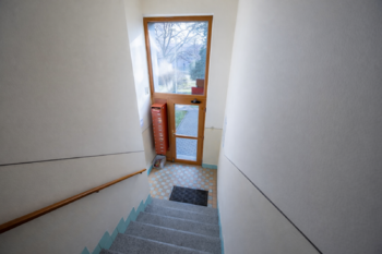 Společné prostory domu - Prodej bytu 3+1 v osobním vlastnictví 73 m², Praha 9 - Hloubětín