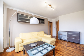 Pronájem bytu 2+1 v osobním vlastnictví 40 m², Praha 8 - Troja