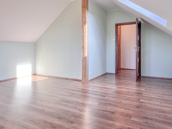 Aktuální stav a vybavení domu bez homestagingu - Prodej domu 238 m², Příchovice