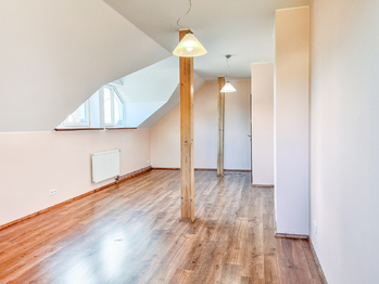 Aktuální stav a vybavení domu bez homestagingu - Prodej domu 238 m², Příchovice