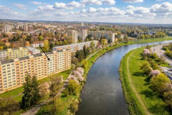 Letecký pohled na umístění bytu - Prodej bytu 3+1 v osobním vlastnictví 65 m², České Budějovice 
