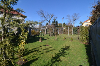 zahrada nad domem - Prodej domu 74 m², Praha 4 - Modřany