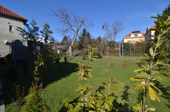 zahrada nad domem - Prodej domu 74 m², Praha 4 - Modřany