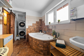 hlavní koupelna - Prodej domu 140 m², Kolín