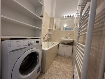 Pronájem bytu 2+1 v osobním vlastnictví 47 m², Praha 5 - Smíchov