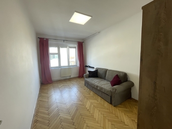 Pronájem bytu 1+kk v družstevním vlastnictví 27 m², Praha 5 - Hlubočepy