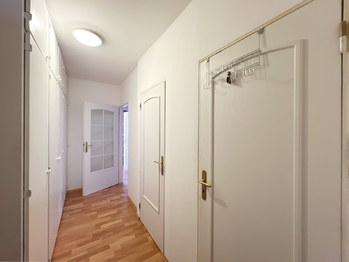 Prodej bytu 2+kk v osobním vlastnictví 45 m², Praha 8 - Bohnice