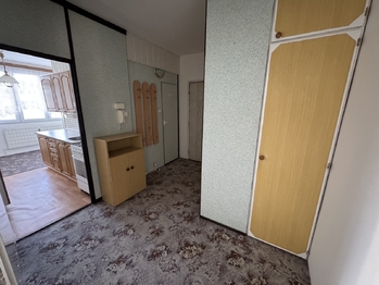 předsíň - Prodej bytu 2+1 v osobním vlastnictví 68 m², Holoubkov