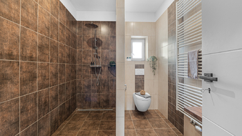 Prodej domu 478 m², Bystřice