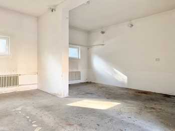 Prodej výrobních prostor 1359 m², Trutnov