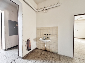 Prodej výrobních prostor 1359 m², Trutnov
