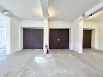 Prodej výrobních prostor 1359 m², Trutnov