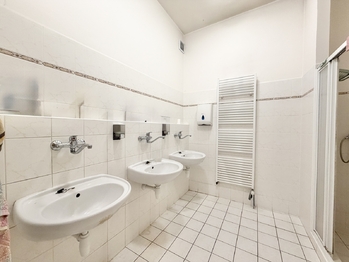 Prodej výrobních prostor 1359 m², Trutnov