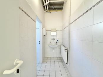 Prodej výrobních prostor 1359 m², Trutnov