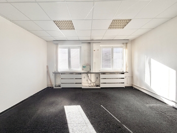 Prodej výrobních prostor 1359 m², Trutnov