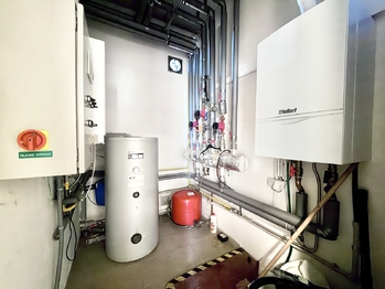 Prodej výrobních prostor 1359 m², Trutnov