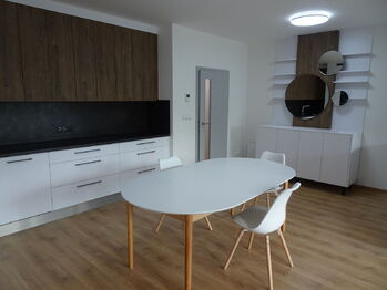 Pronájem bytu 1+kk v osobním vlastnictví 58 m², Znojmo