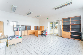 Pronájem kancelářských prostor 2043 m², Dobříš