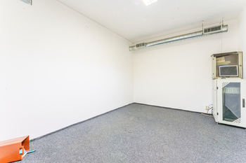 Pronájem výrobních prostor 2043 m², Dobříš