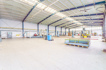 Pronájem výrobních prostor 2043 m², Dobříš