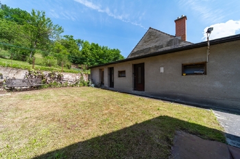 Vedlejší budova za garáží - Prodej domu 139 m², Vizovice