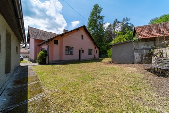 Pohled na dům ze zahrady - Prodej domu 139 m², Vizovice