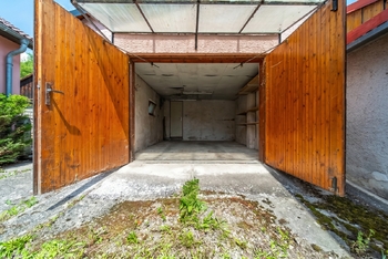 Garáž - Prodej domu 139 m², Vizovice