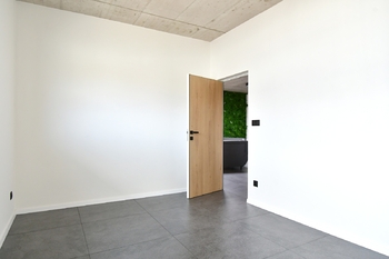 Pronájem kancelářských prostor 125 m², Tlustice