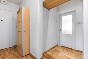 Chodba - Prodej bytu 3+kk v osobním vlastnictví 74 m², Praha 9 - Prosek