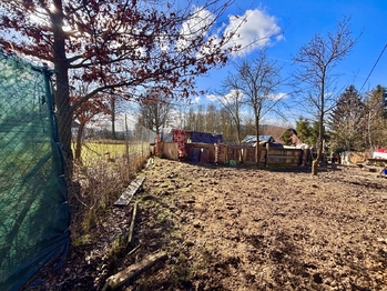 Pohled ze zahrady směr dům - Prodej pozemku 2494 m², Dětřichov u Moravské Třebové