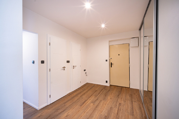 Chodba - Pronájem bytu 2+1 v osobním vlastnictví 67 m², Praha 10 - Strašnice