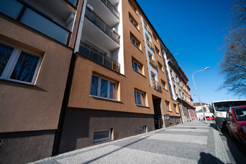 Bytový dům - Pronájem bytu 2+1 v osobním vlastnictví 67 m², Praha 10 - Strašnice