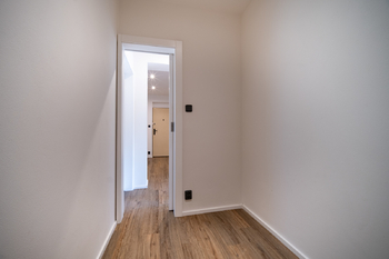 Šatna - Pronájem bytu 2+1 v osobním vlastnictví 67 m², Praha 10 - Strašnice